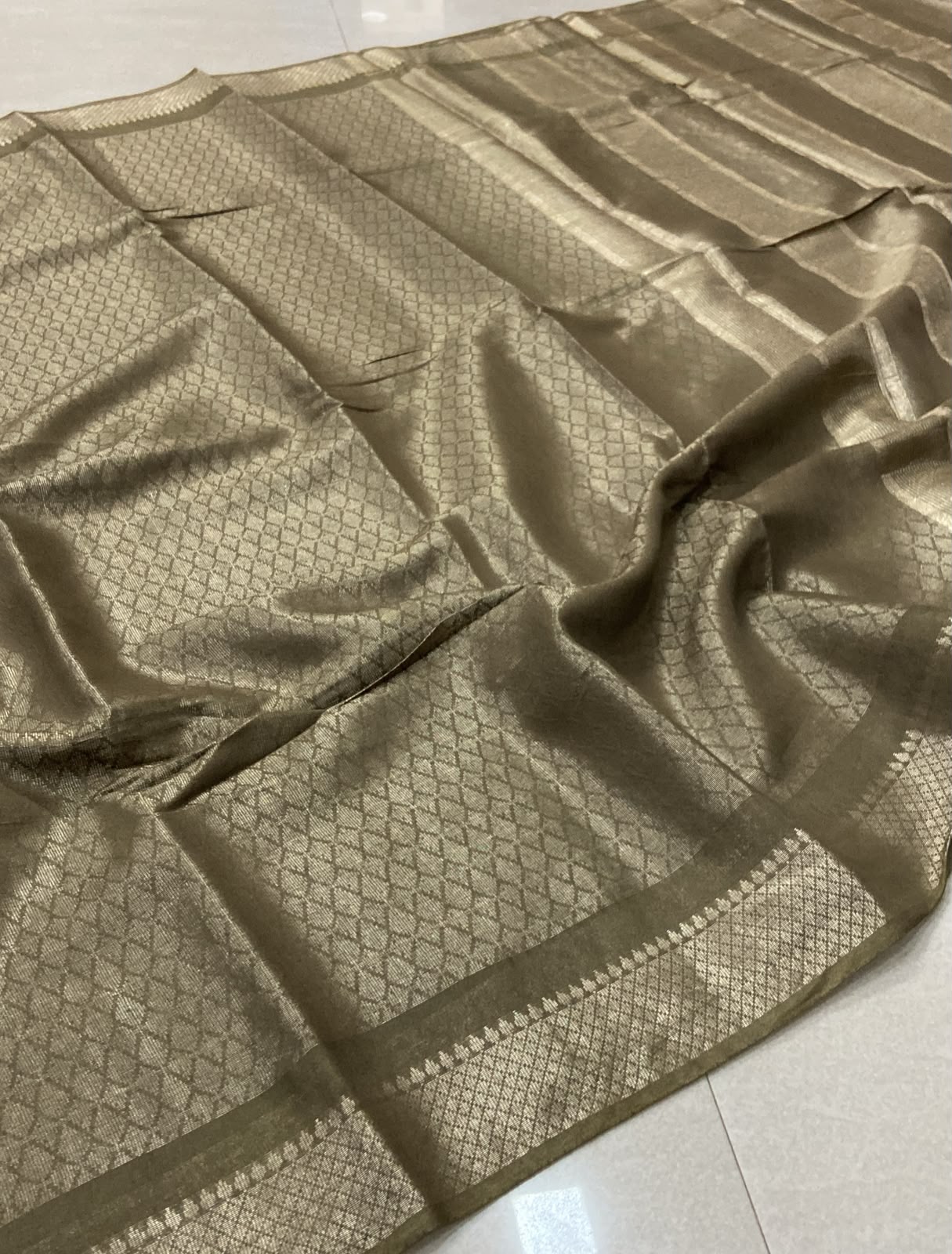 Premium Linen Saree – Antique Gold with Self Jacquard Weaving & Rich Woven Border