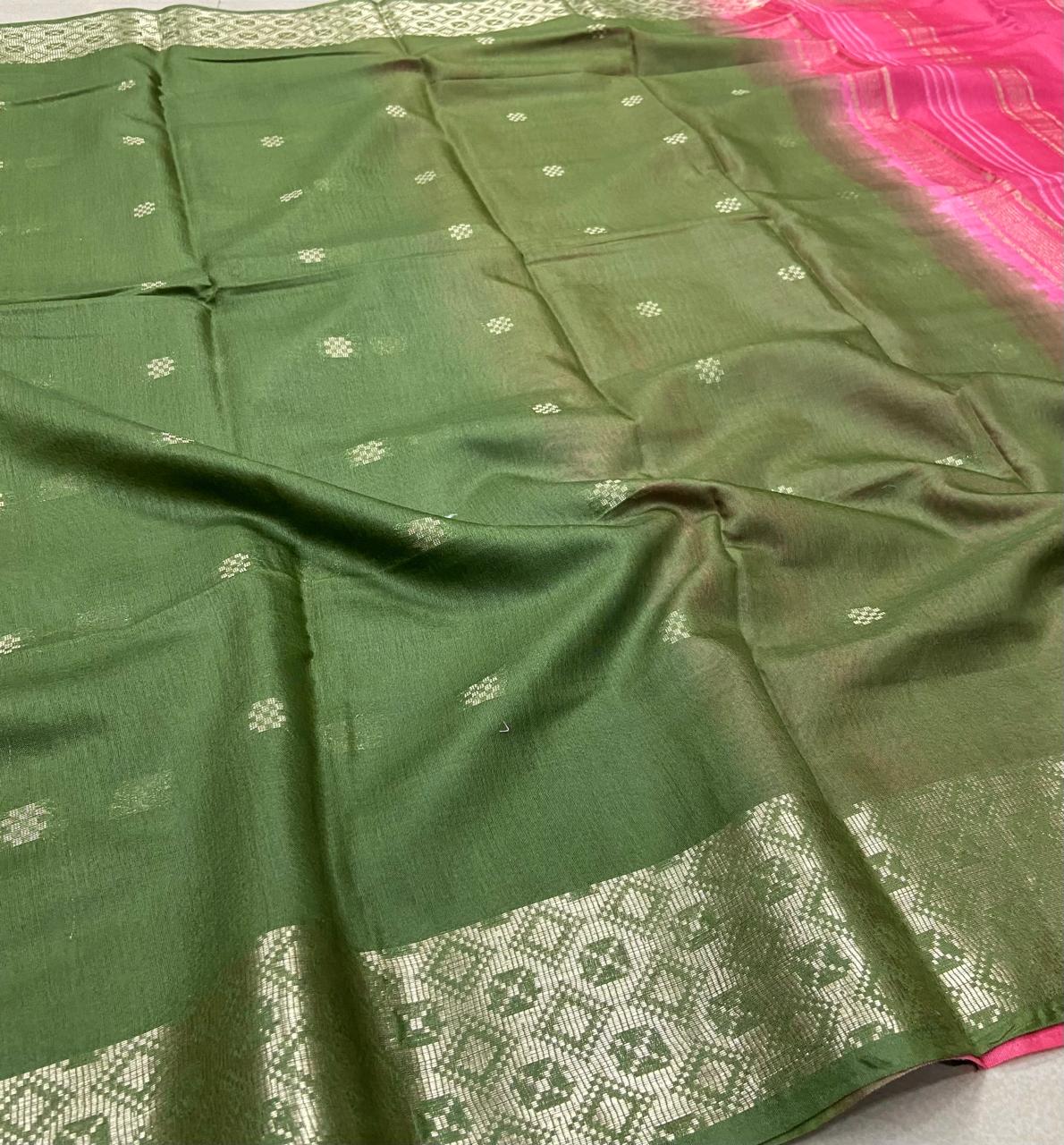 Premium Linen Saree – Olive Green with Silver Zari Buttas & Pink Contrast Pallu