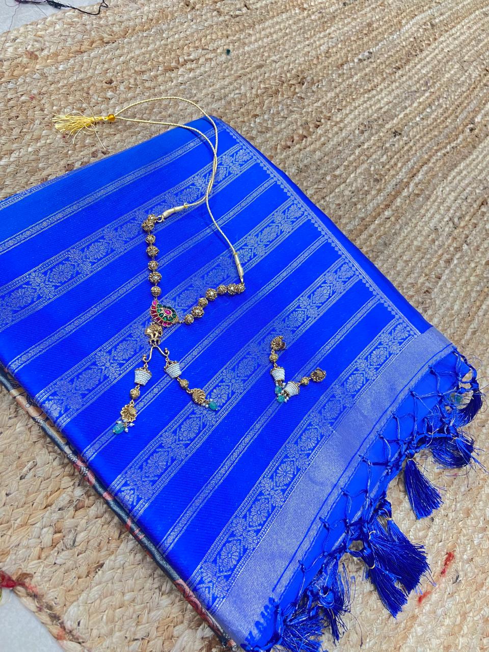 💙✨ Royal Blue & Traditional Printed Saree ✨💙