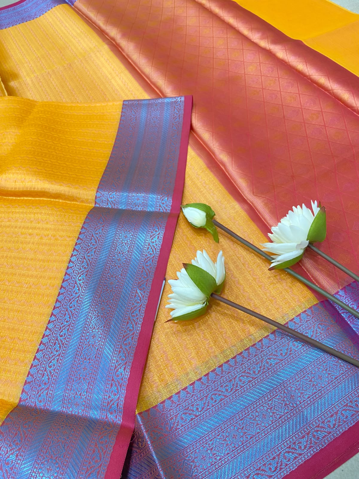 💛🩷 Yellow & Peach Pink Contrast Saree 🩷💙